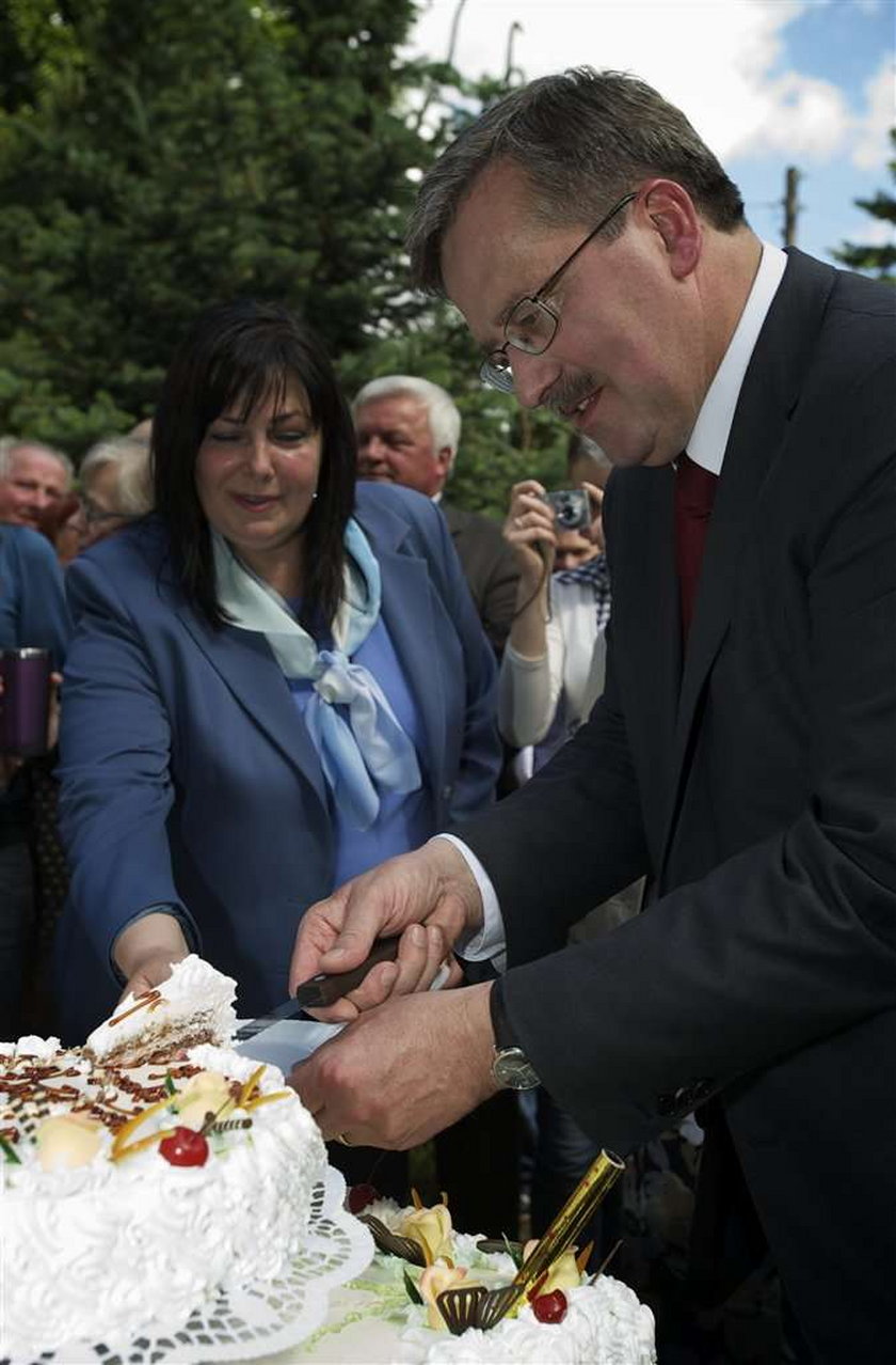 Urodziny Komorowskiego. Był tort i czereśnie. FOTO