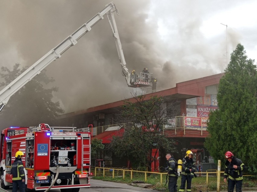 Ogroman požar na Novom Beogradu