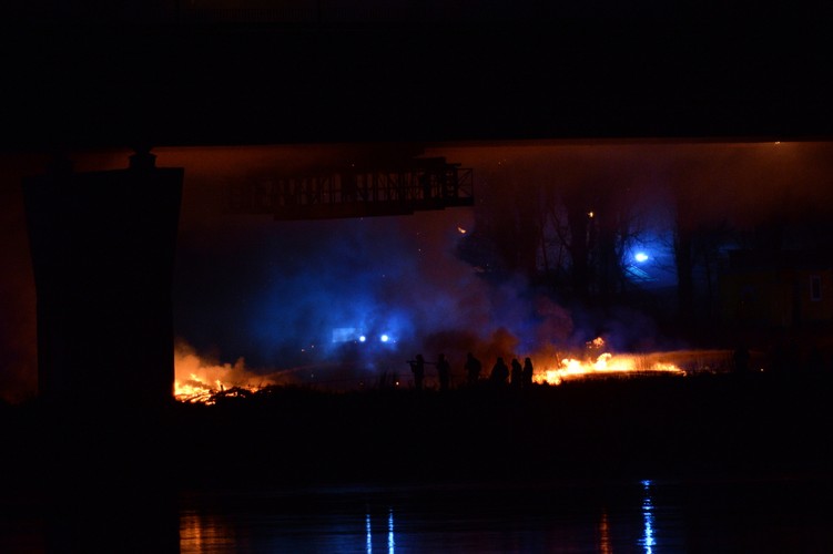 Pożar Mostu Łazienkowskiego w Warszawie