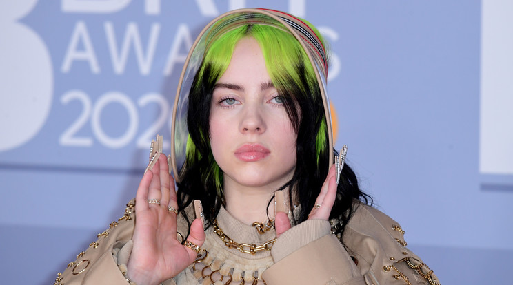 Billie Eilish méregdrága nyaklánccal ünnepli a sikereit / Fotó: Northfoto