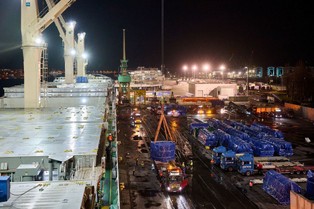 Sprowadzili z końca świata maszynę gigant. Tak będą drążyć po górami najdłuższy tunel w Polsce [ZDJĘCIA]