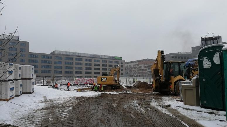 Nowe centrum handlowe we Wrocławiu. Trwa budowa