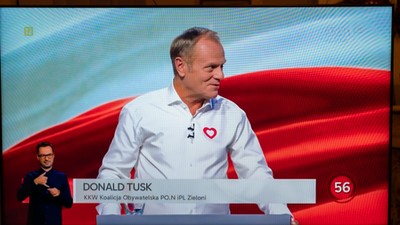 Przewodniczący PO Donald Tusk w czasie Debaty Wyborczej w TVP