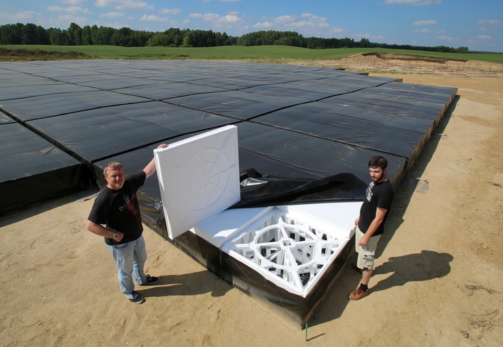 Anteny, które mają zbierać sygnały z kosmosu mieszczą się z także m.in. w Niemczech, Szwecji, Francji oraz Wielkiej Brytanii. <br><br>(tw/zuz) PAP/Tomasz Waszczuk
