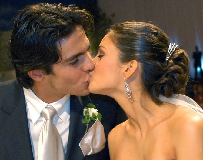 Kaka sa bivšom suprugom