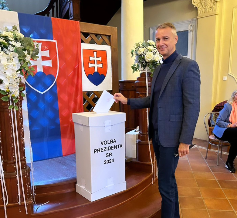 Minister Richard Raši.