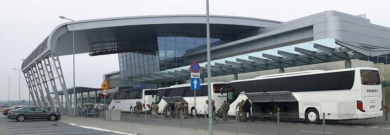 Transport z lotniska w Poznaniu do baz w zachodniej Polsce