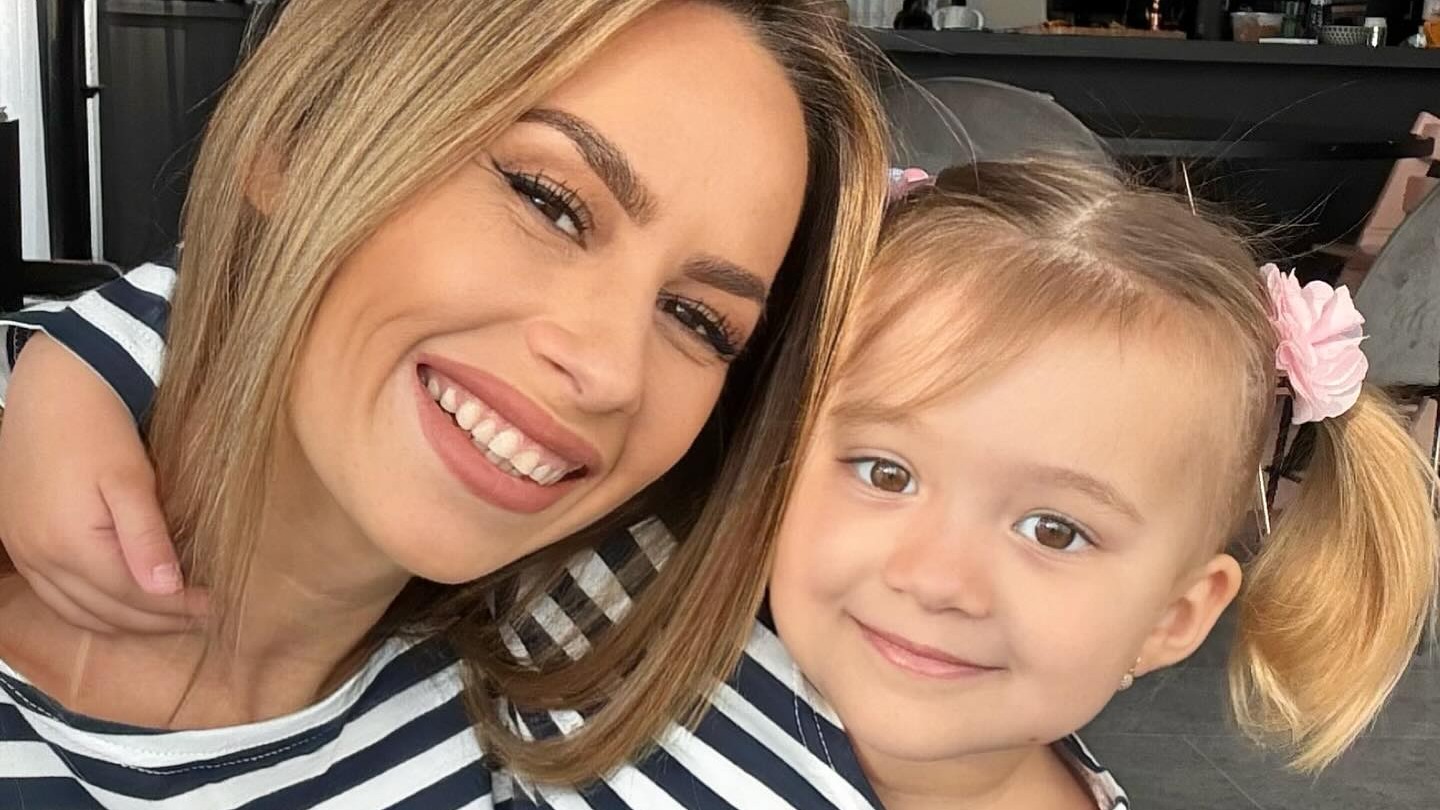 Známa tanečnica Natália Glosíková s dcérkou Zairou.