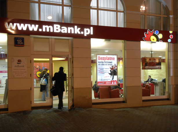 Nadzór bankowy skontroluje umowy mBanku