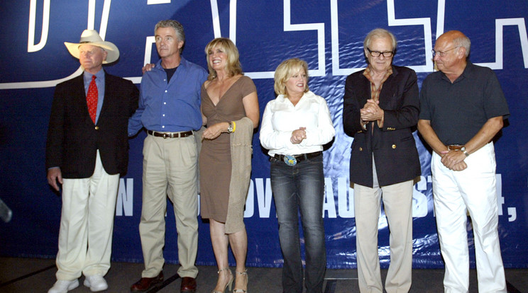 Larry Hagman, Patrick Duffy, Linda Gray, Charlene Tilton, Ken Kerchevel és David Jacobs / Fotó: Getty Images