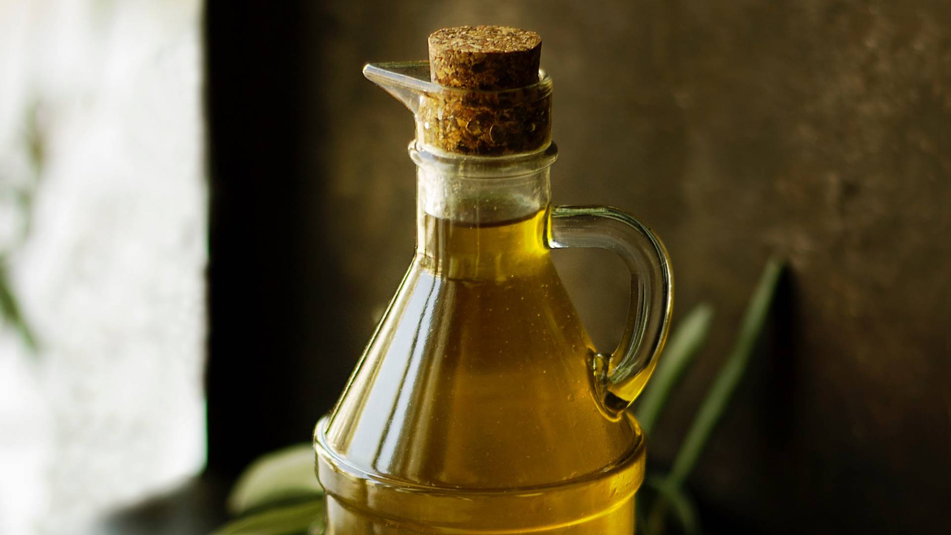 Oliwa z oliwek na włosy, czyli olejowanie krok po kroku