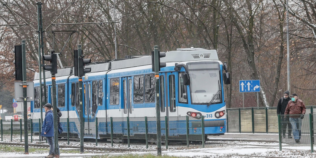 Wszystkich Świętych 2021 - Kraków. Jak dojechać na cmentarz?