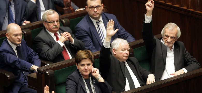Najhojniejsi przy uchwalaniu budżetu? Wcale nie PiS... Oto Mikołajowie z Wiejskiej