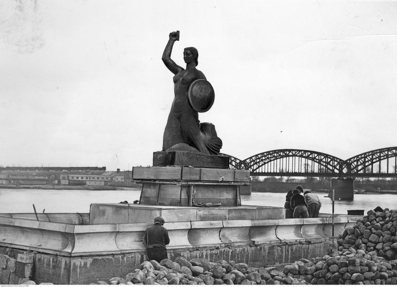 Rok 1938, budowa pomnika. Źródło: NAC - Narodowe Archiwum Cyfrowe www.nac.gov.pl/