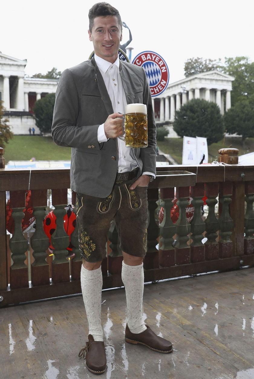 Piłkarze Bayernu balują na Oktoberfest. Lewy przyszedł sam