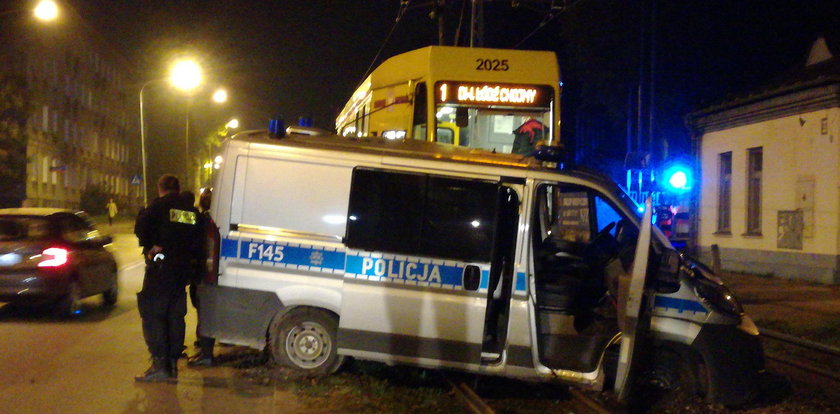 Radiowóz zderzył się z tramwajem. Wypadek na Kilińskiego