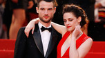 Kristen Stewart eksponuje biust na czerwonym dywanie w Cannes