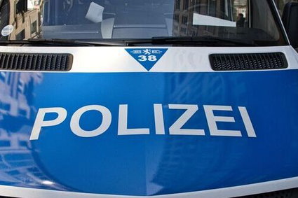 18-latek w Niemczech od trzech lat "bawi się" w policjanta. I wszędzie sieje popłoch