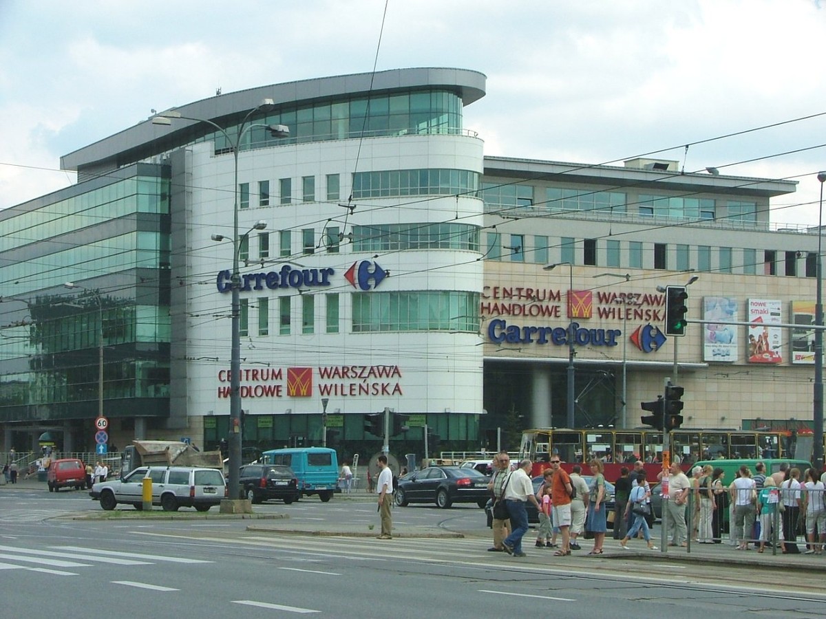 Koszt wynajmu w najlepszych centrach handlowych Warszawy podskoczył do 90 euro za m2.