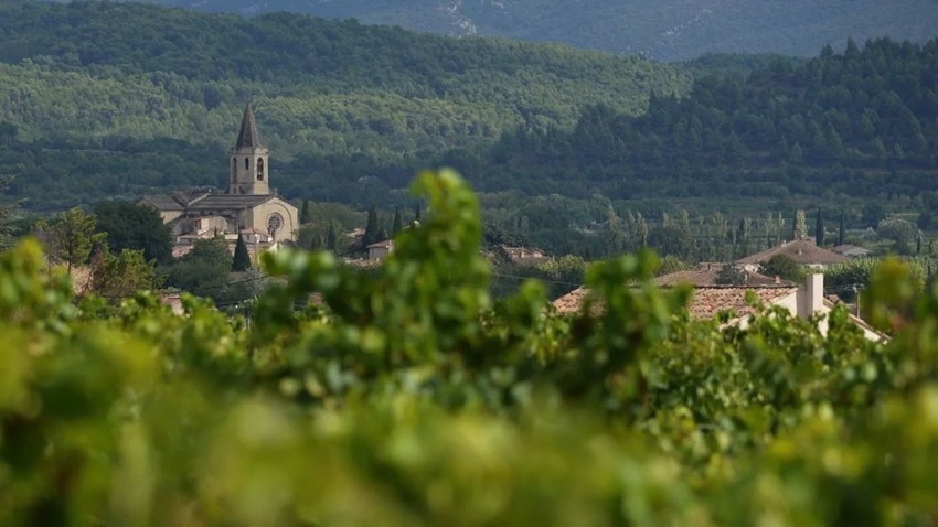 Mnogi optuženi potiču iz iste oblasti kao i porodica Peliko, koji su živeli u pitoresknom seocetu Mazan | Foto: BBC