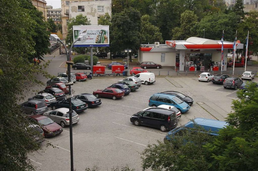 Najpierw parkingi potem buspasy