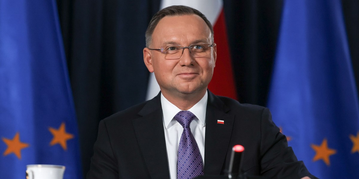 Andrzej Duda zmienił wygląd na konferencję z Joe Bidenem.