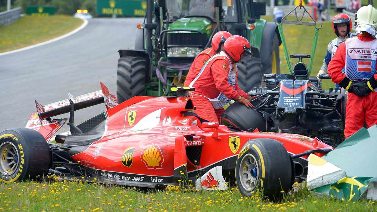 Już na pierwszym okrążeniu niedzielnego wyścigu o GP Austrii Formuły 1 doszło do groźnego wypadku z udziałem dwóch mistrzów świata. Na wyjściu z prawego zakrętu Kimi Raikkonen (Ferrari) stracił panowanie nad bolidem i przygniótł do bariery Fernando Alonso (McLaren).