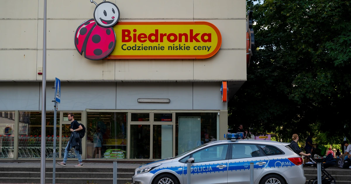 Właściciel Biedronki z zarzutami. UOKiK: Zmowa z firmami transportowymi