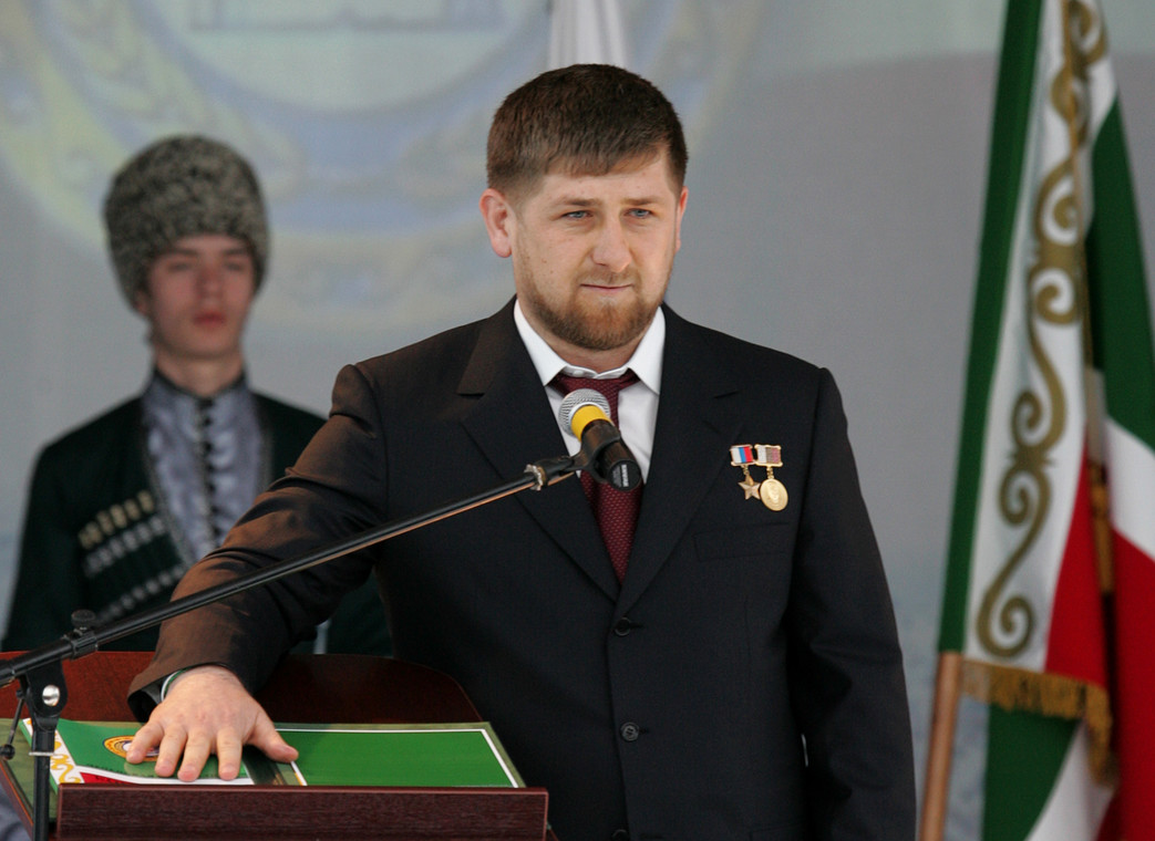 Podporządkowany Rosji prezydent Czeczenii Ramzan Kadyrow przesłał niepokornym Czeczenom w Europie jasną informację: "Jesteście w naszych rękach".