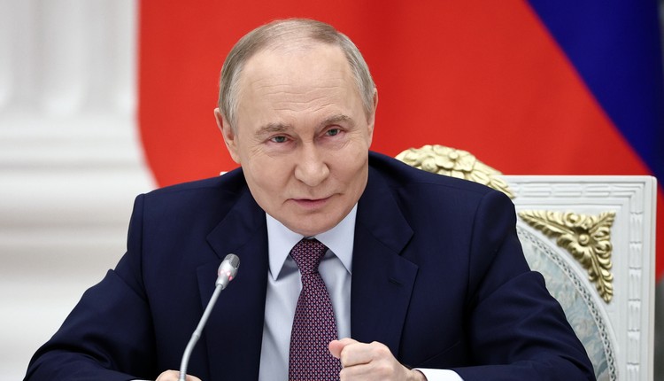 Putin grozi Zachodowi: Odpowiedź będzie przygniatająca