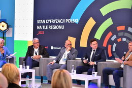 Cyfryzacja Polski 2022: jak radzimy sobie na tle regionu? 