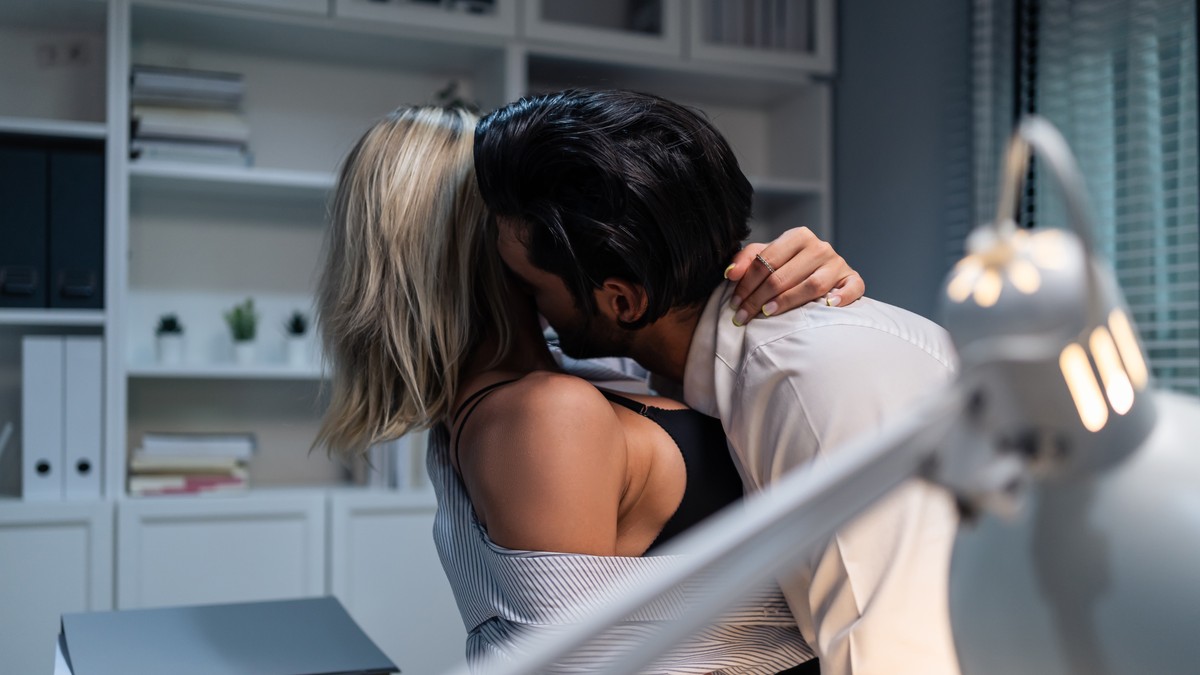 Istraživanje pokazalo u kojim profesijama se ljudi najčešće upuštaju u intimne odnose