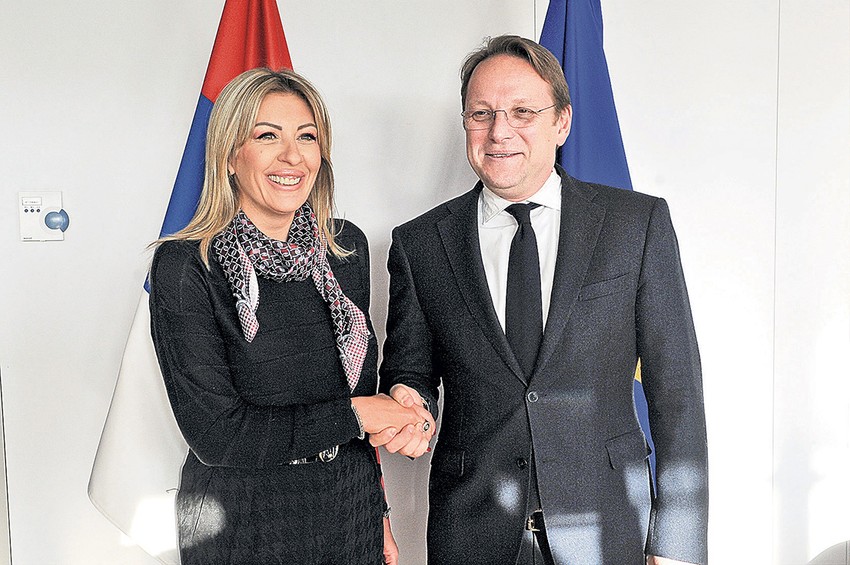 Varhelji danas dolazi u Beograd da predstavi nova pravila koja je donela Evropska komisija 