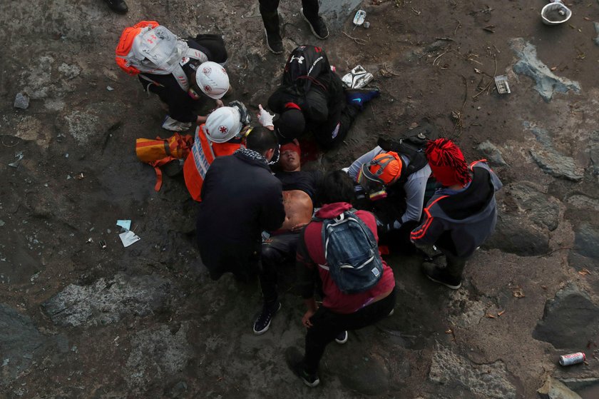 Brutalna interwencja policjantów. Nastolatek został zrzucony z mostu