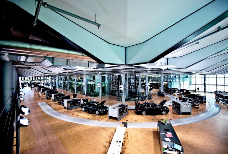 Szklana fabryka Volkswagena w Dreźnie kończy 10 lat