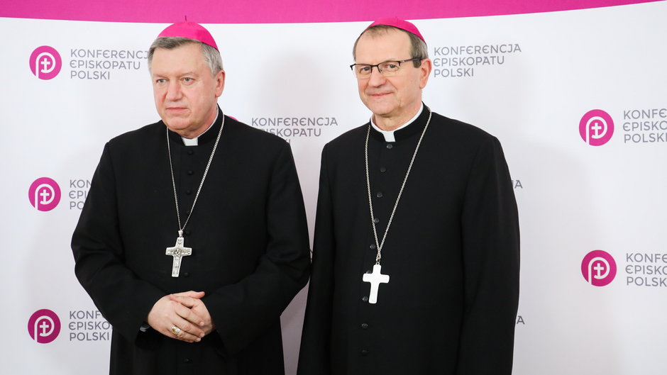 Nowo wybrani zastępca przewodniczącego KEP abp Józef Kupny oraz przewodniczący KEP abp Tadeusz Wojda SAC