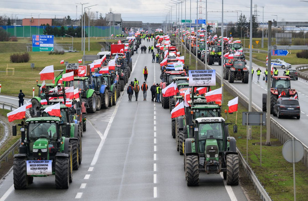 Rolnicy blokują drogi dojazdowe i wyjazdowe z miasta w Poznaniu