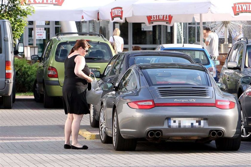 Bieda u Kammela? Sprzedaje kolejne porsche za...