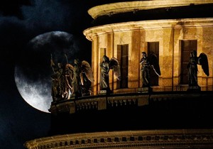 Plavi Mesec u Strelcu donosi preokrete za tri horoskopska znaka: Oni će imati najviše sreće
