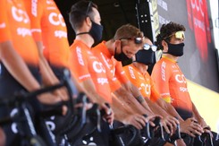 Kolarze CCC z podejrzeniem Covid-19 wycofani z Tirreno-Adriatico