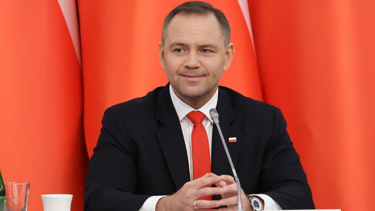 Spada zaufanie do prezydenta Nawrockiego. Ekspert: to polityczny ultras