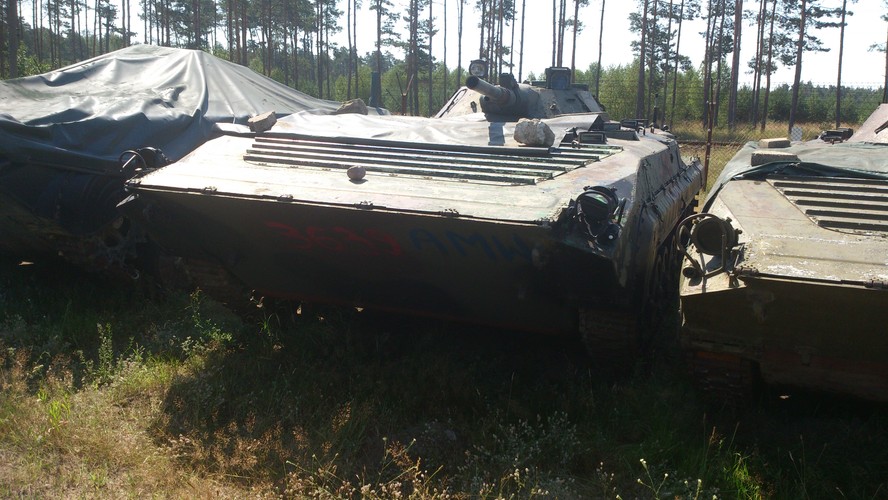 BWP-1 to także sowiecka produkcja i oznacza bojowy wóz piechoty przeznaczony do współdziałania z czołgami.