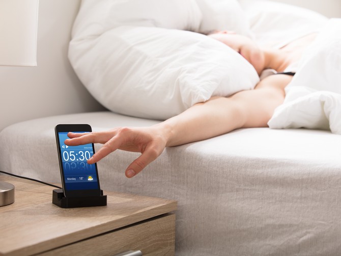 Ako ujutru odlažete alarm, psiholozi i nauka kažu da niste obična osoba