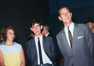 Pinc Čarls sa sestom i ocem na njujorškom aerodrom Kenedi | Foto: Getty Images