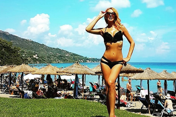 SRPSKA PEVAČICA PROMENILA POL Pogledajte kako izgleda kad se skine u bikini: "Svog tela se ne stidim i nemam problem da ga pokažem"