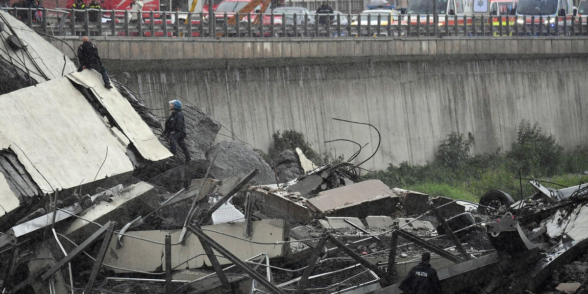 Pod gruzami mostu w Genui wciąż mogą być żywi ludzie