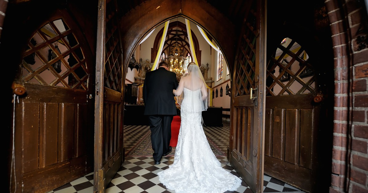 Wzięła ślub na L4, ZUS zażądał zwrotu pieniędzy. Sąd: panna młoda mogła, bo nie tańczyła