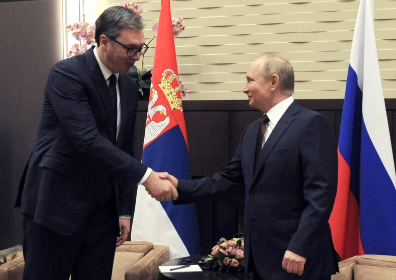 Prezydent Serbii Aleksandar Vucić oraz prezydent Rosji Władimir Putin