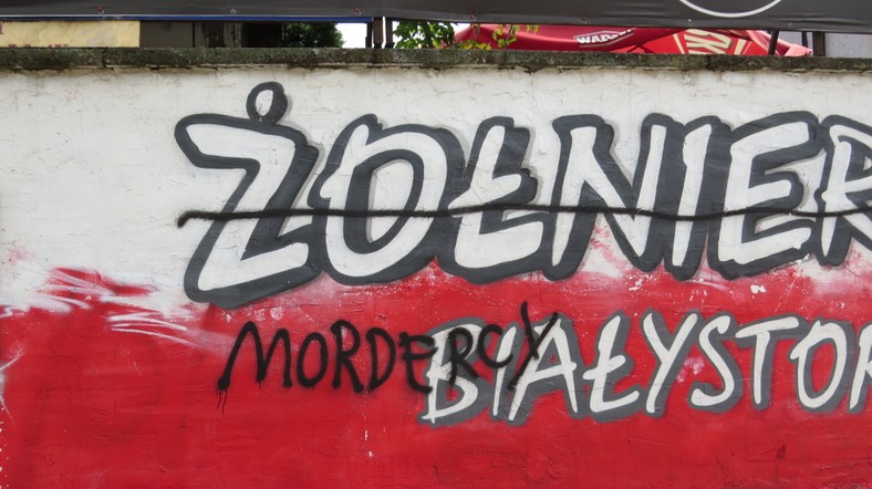 Zniszczony mural