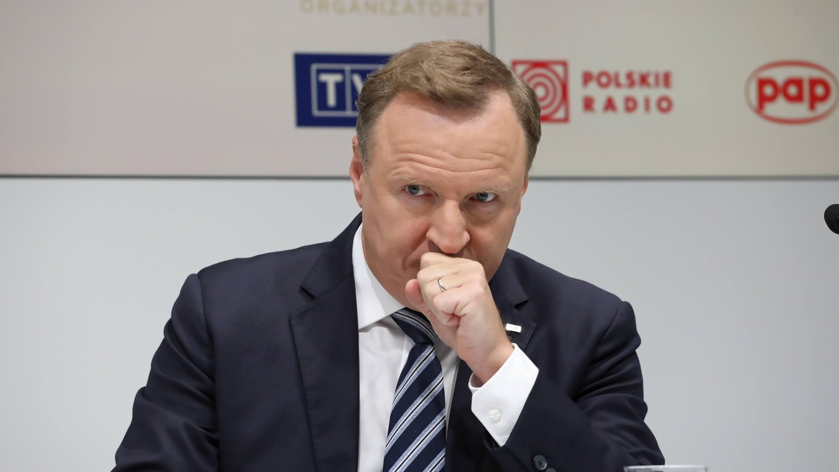 Prezes Telewizji Polskiej Jacek Kurski podczas organizowanej przez Polską Agencję Prasową konferencji prasowej pt. Ogłoszenie Nominowanych do Nagród Mediów Publicznych